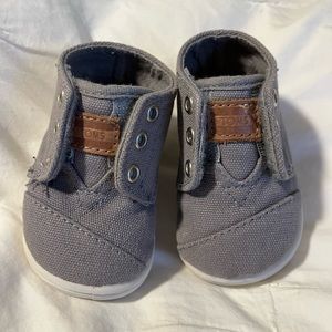 Tom’s walker shoes